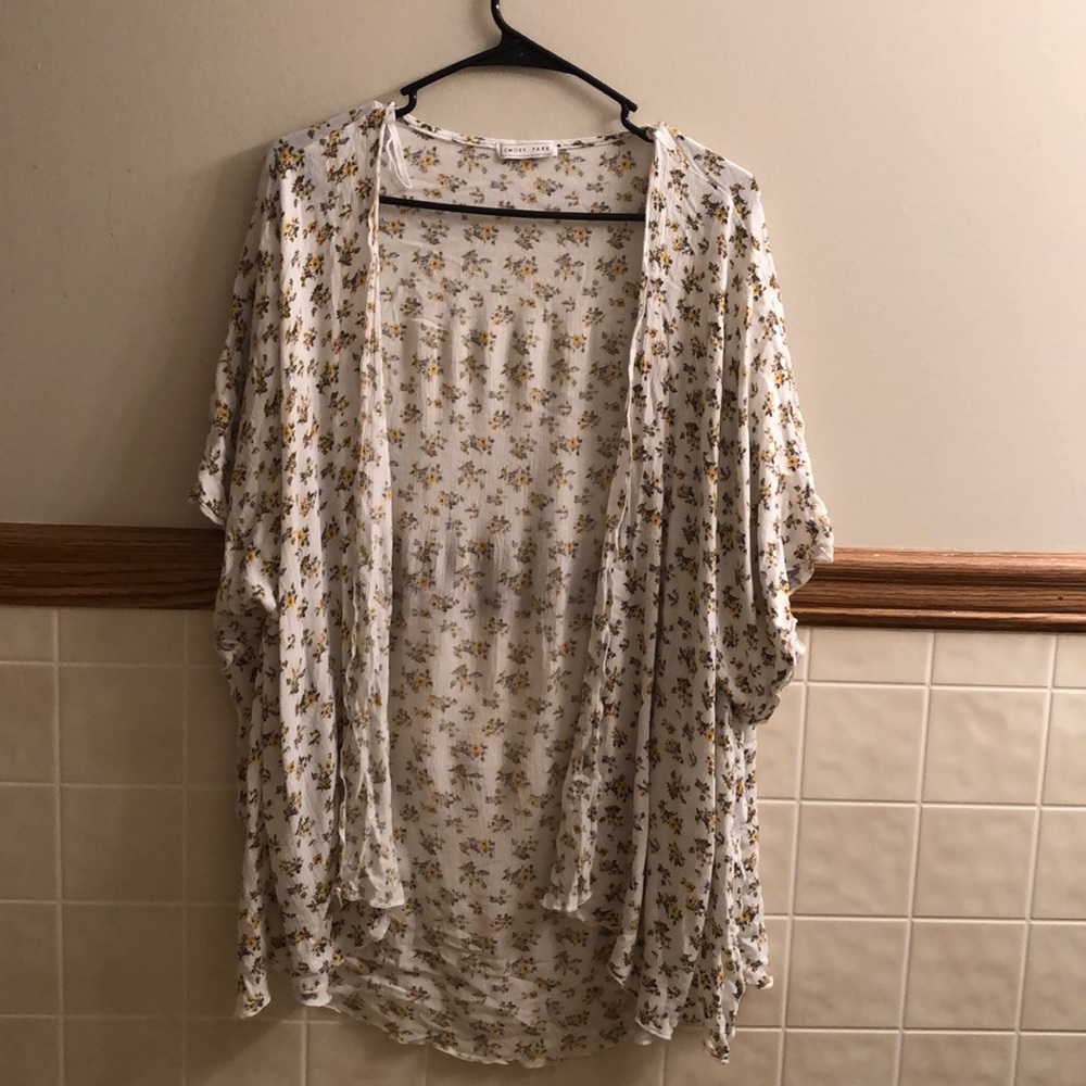 Open cardigan with floral
